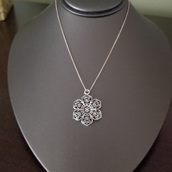 Flower Charms - Antique Silver Tone - 5 Charms - Picture 2 of 8